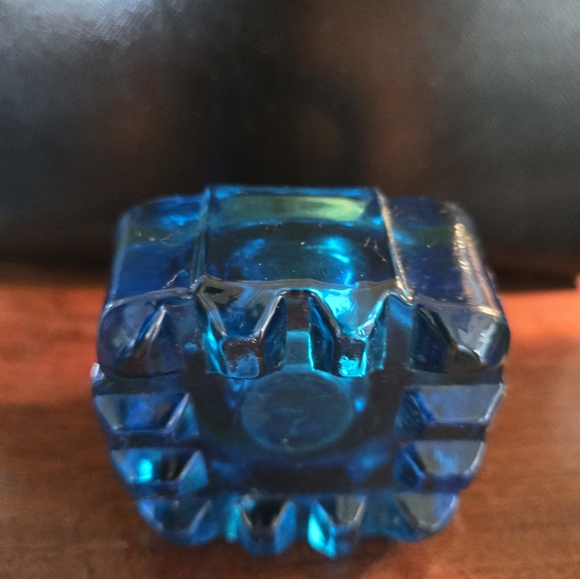 Late 19th-Century c.1880 English Cobalt Glass Inkwell, Brass Collar & Hinged Lid - Picture 5 of 5